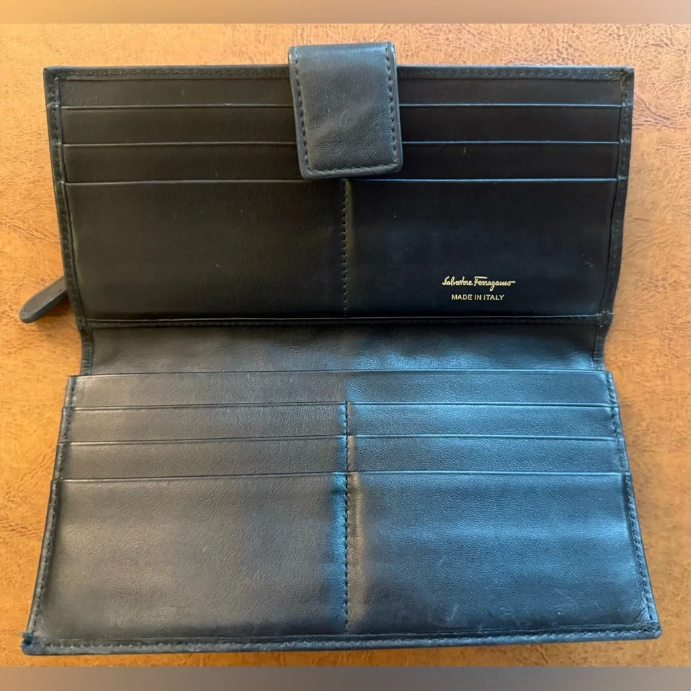 Salvatore Ferragamo Embossed Leather Long Wallet Black Made in Italy - Picture 3 of 11